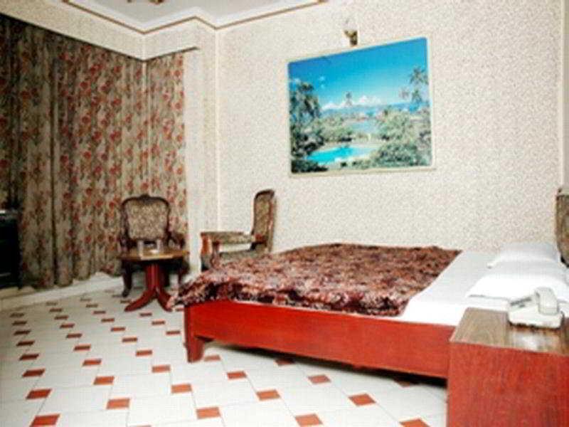 Hotel Royal Palace New Delhi Exterior photo