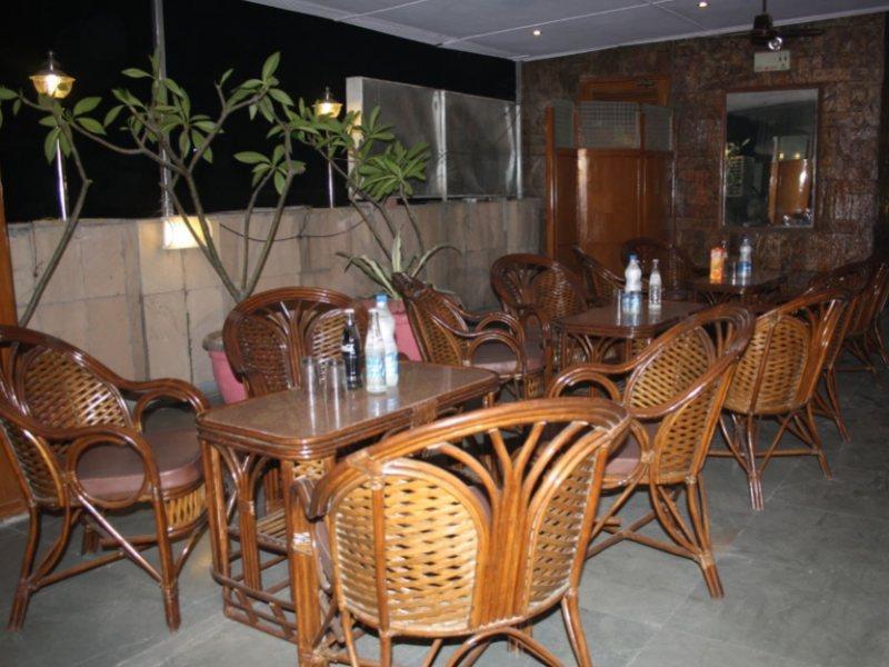 Hotel Royal Palace New Delhi Exterior photo
